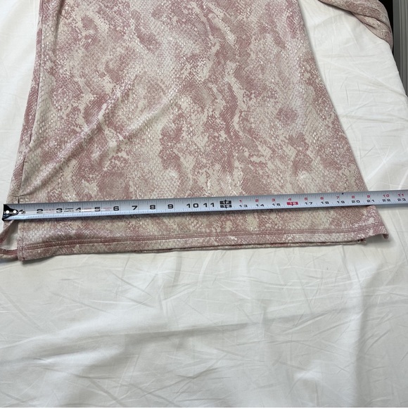 Susan Graver Pink Snake Print Blouse Size Small LIKE NEW - Picture 12 of 15